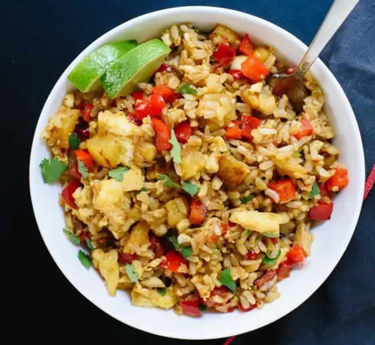 Riz thaï à l'ananas et poivron