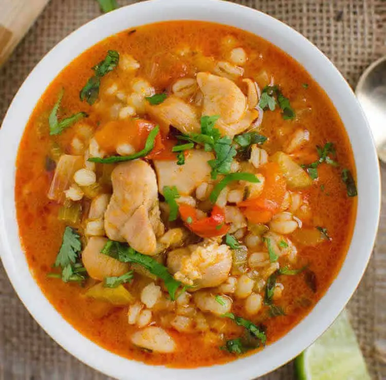 Soupe au poulet et à l'orge