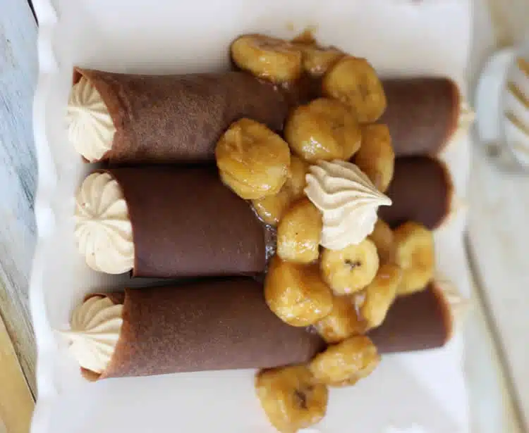 Crêpes au chocolat et bananes caramélisées