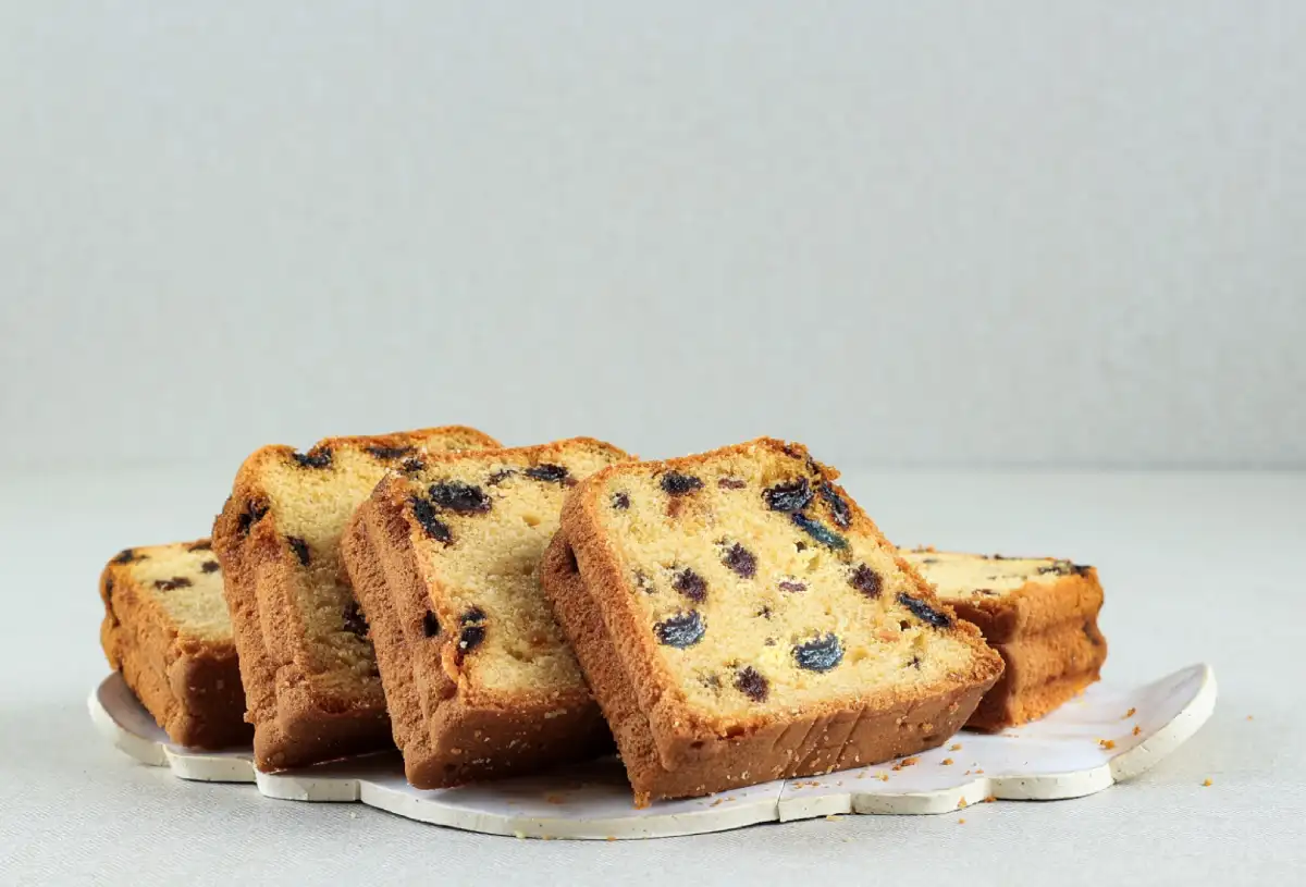 Cake aux amandes et raisins secs