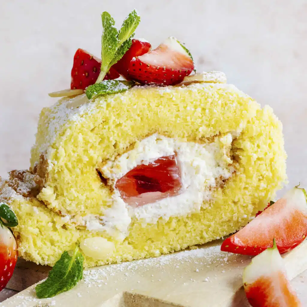 Roulé au mascarpone et fraises