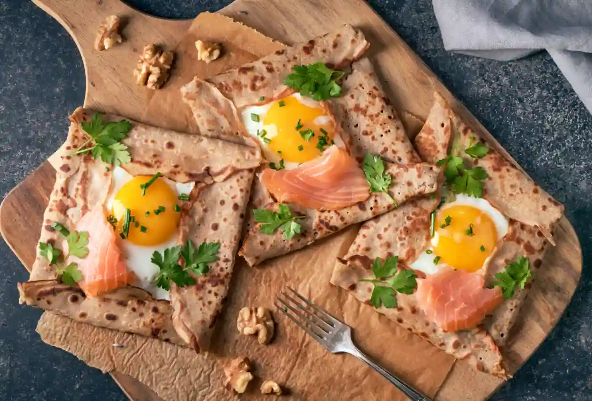 Galettes de Sarrasin aux Œufs et Saumon Fumé